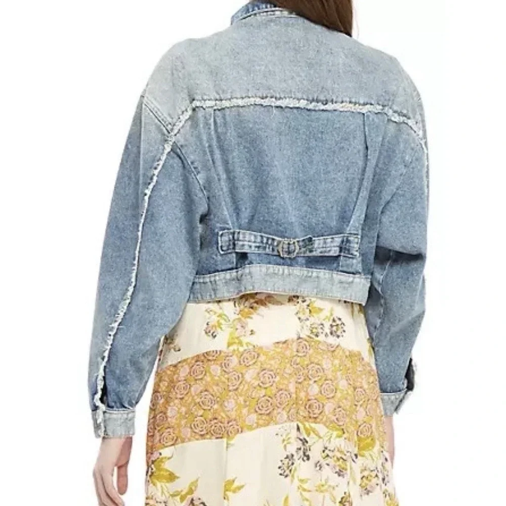 Free People Bedford Distressed Blue Denim Cropped Jean Jacket Women size M - Picture 2 of 11